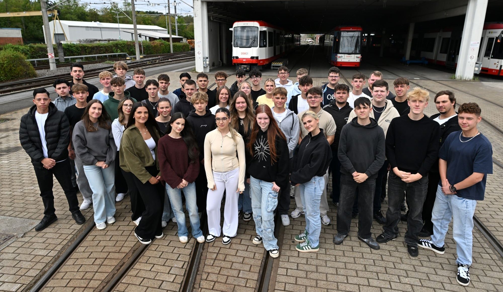 44 Auszubildende (26 bei DSW21, 18 bei DEW21) sind Ende August in das Berufsleben gestartet.